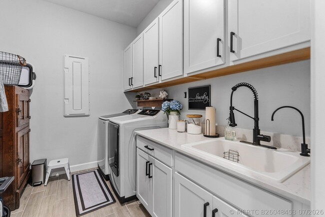 Building Photo - 981 Castaway Ct