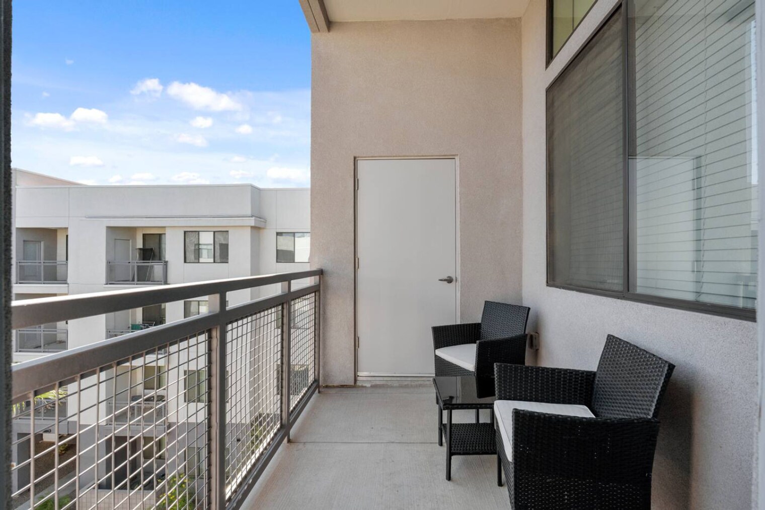 Building Photo - 711 W Broadway Rd