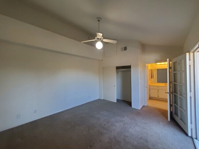 Building Photo - 1510