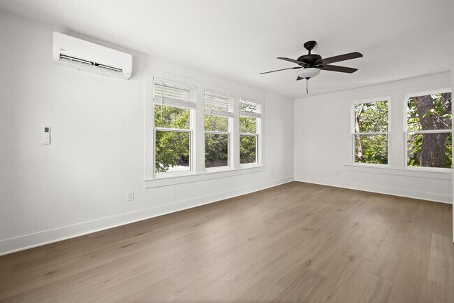 Building Photo - 1301 Sloan St