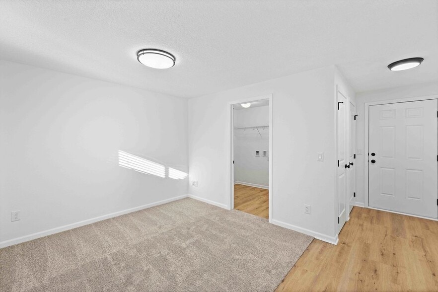 Building Photo - 207 SE Booth Ave