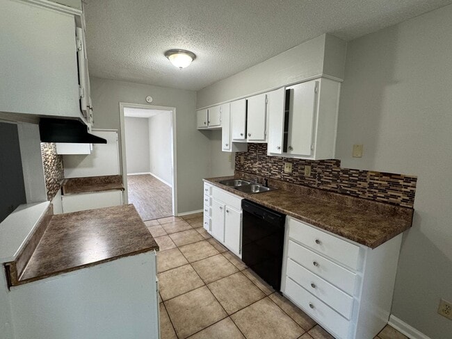 Building Photo - Welcome to 5252 Scottsdale!
