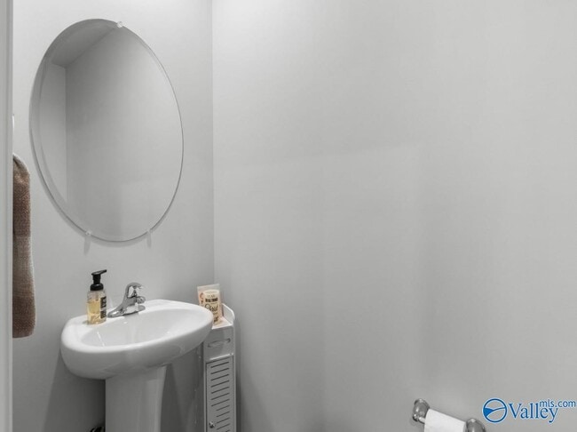 Building Photo - 123 Barn Trail Way