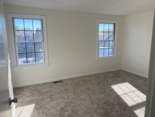 Building Photo - 309 Livingston Ct