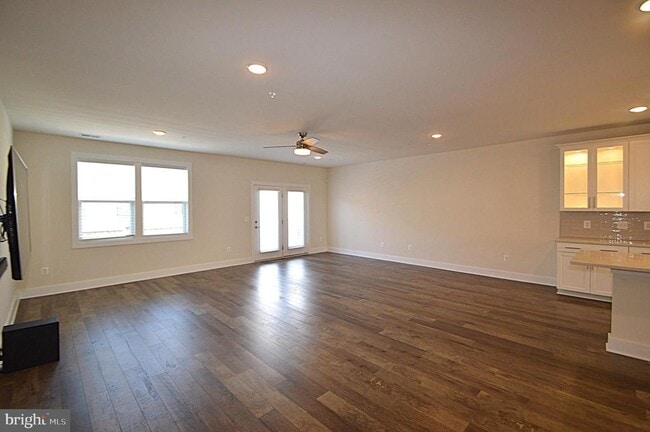 Building Photo - 44840 Tiverton Sq