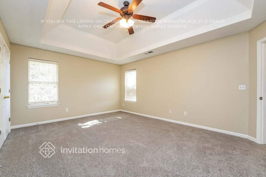 Building Photo - 489 Lakewater Estates Dr