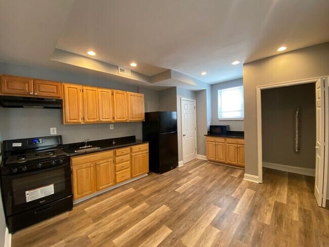 Building Photo - 3 Bedroom Semidetached home