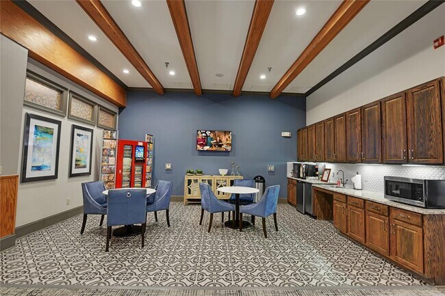 Building Photo - 12601 Bee Cave Pkwy