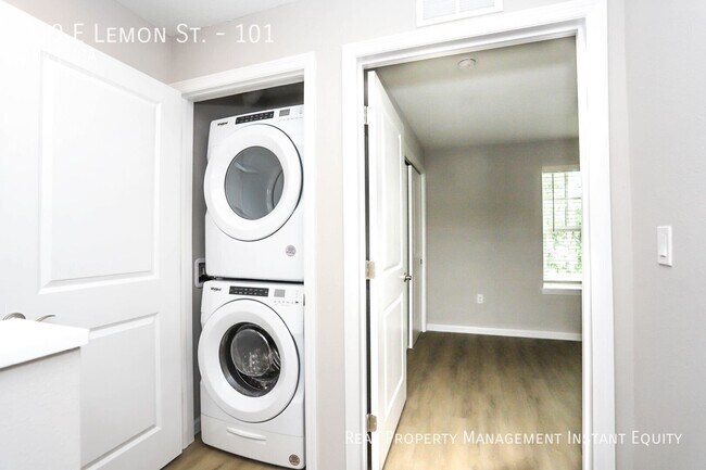 Building Photo - 919 E Lemon St
