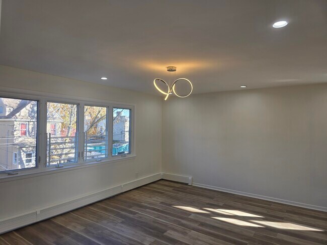 Building Photo - 157 Neptune Ave