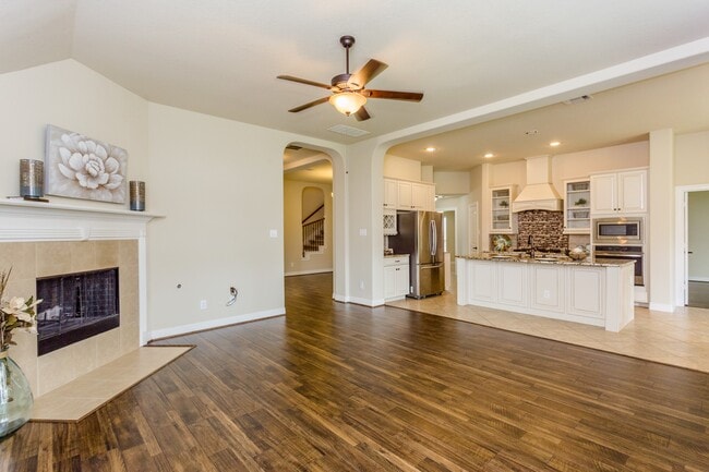Building Photo - 6122 Garden Lakes Ln