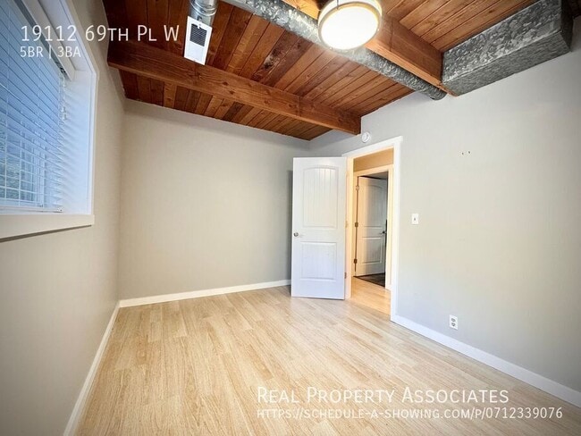 Building Photo - 19112 69th Pl W