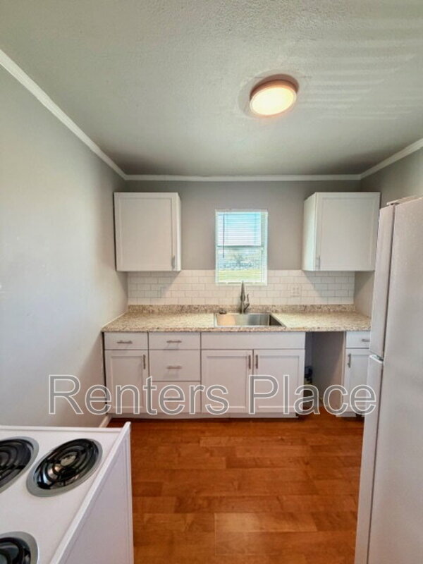 Building Photo - 2915 E Easton St