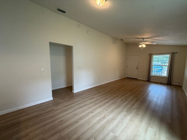 Building Photo - ***COMING SOON *** Modern Open-Concept Home Near I-75 & Downtown Ocala AVAILABLE SEPTEMBER 1