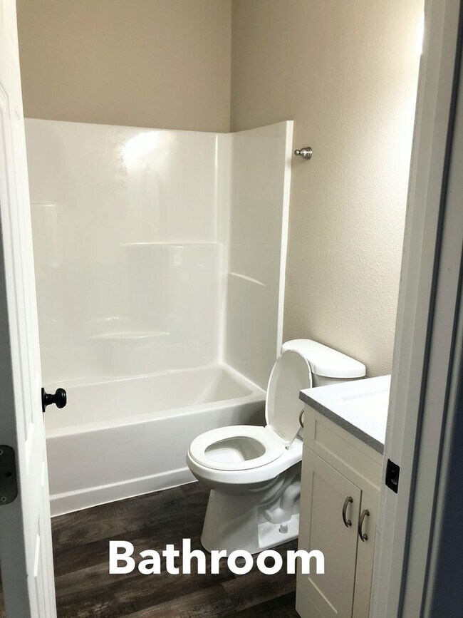 Building Photo - 802 W McCormick St