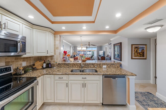 Building Photo - 910 Dogwood Dr