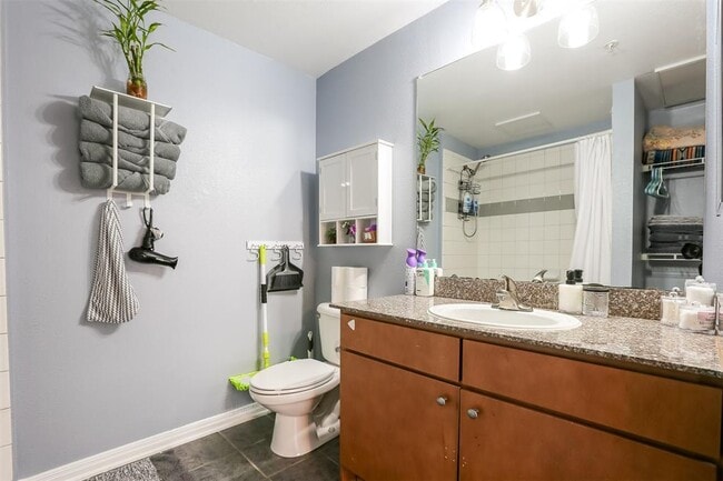 Building Photo - 2502 Leon St