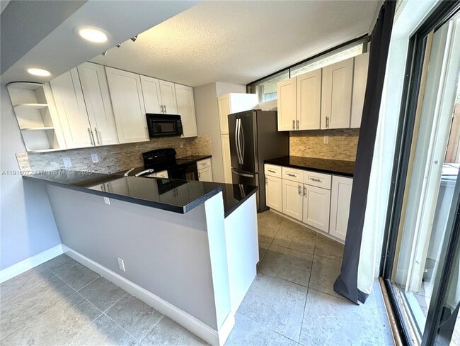 Building Photo - 22970 Oxford Pl