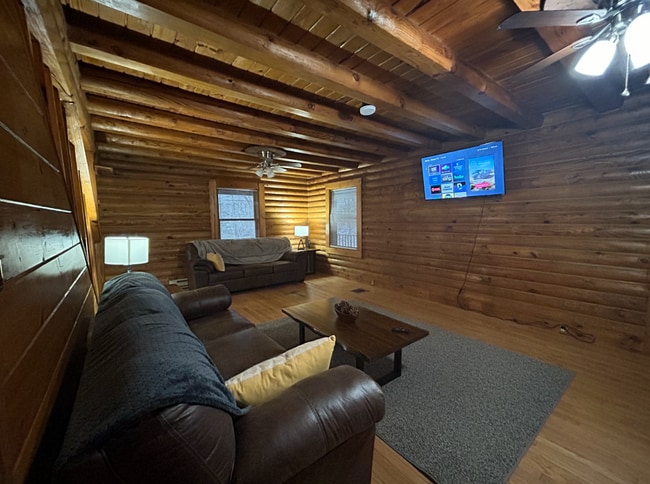 Building Photo - 573 Centre St