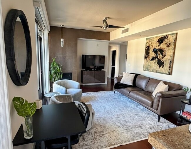 Building Photo - 1240 India St