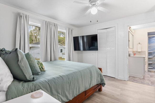 Building Photo - 10104 Johns Bayou Rd