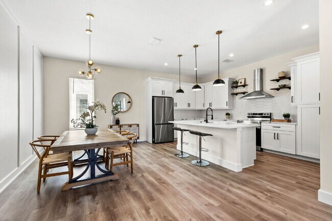 Building Photo - 3 Bedroom Townhouse in Tampa Heights