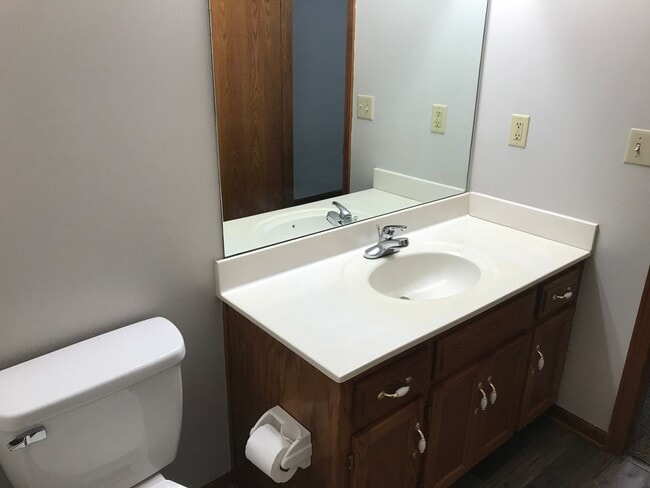 Building Photo - {1601} Spacious Duplex + Two Car Garage + Finished Basement + Fort Osage School District