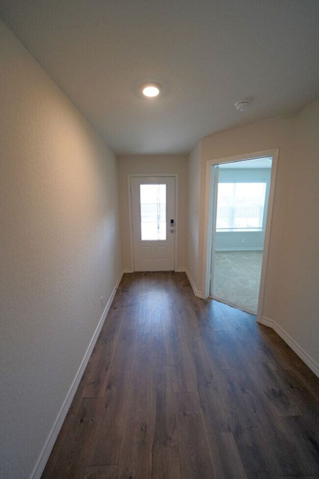Building Photo - Like New Home in Red River Ranch (Cibolo)! -  Realtor Commission: $500