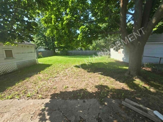 Building Photo - 3-Bedroom Home in Saginaw