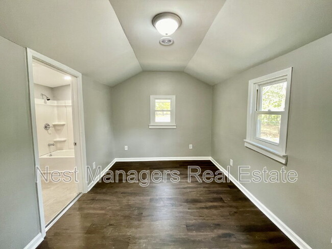 Building Photo - 318 Grimes St