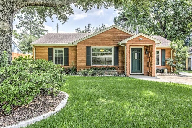 Building Photo - 1607 Libbey Dr