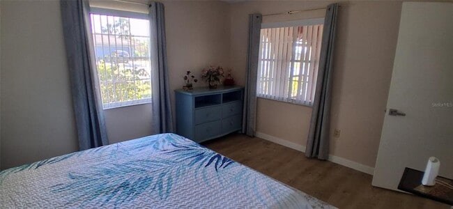 Building Photo - 441 E Rubens Dr