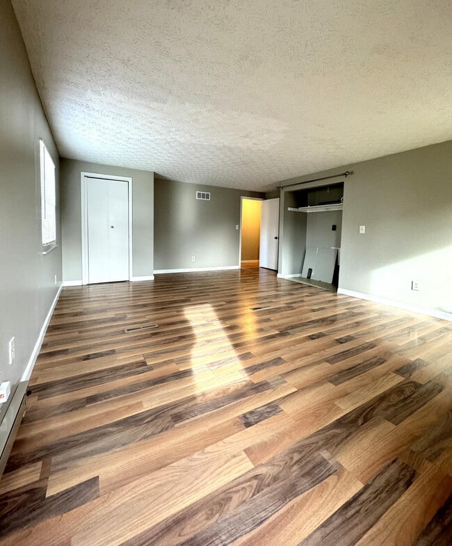 Building Photo - 5117 Bixford Ave