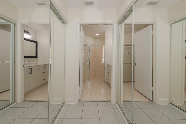 Building Photo - 17925 SW 10th Ct