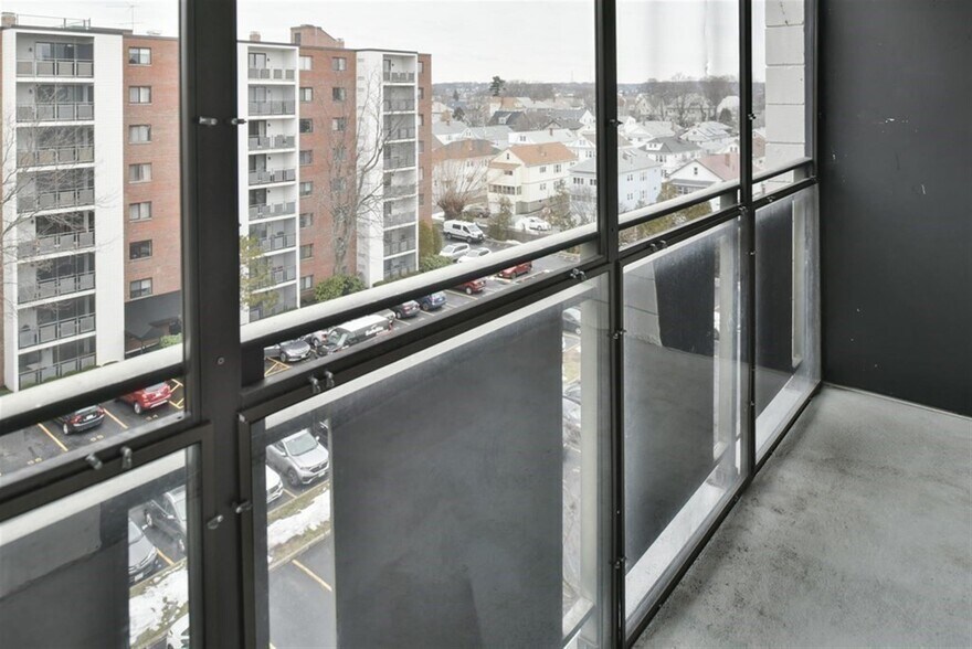Building Photo - 28 9th St