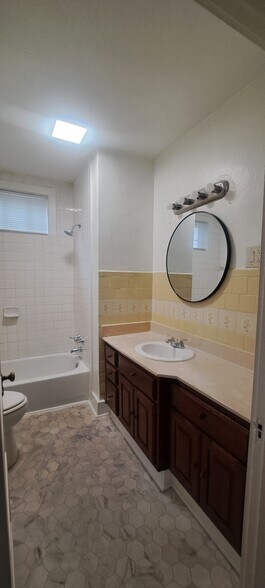 Building Photo - 315 Bosley Ave