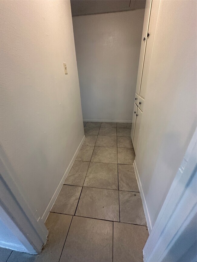 Building Photo - 3826 Botany Ln