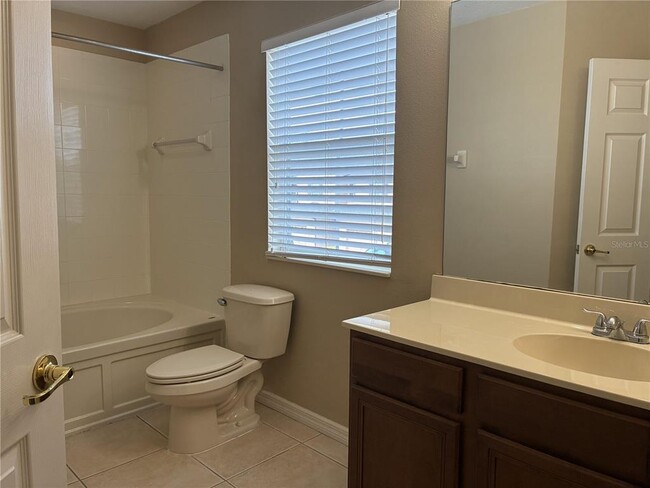 Building Photo - 2850 Retreat View Cir