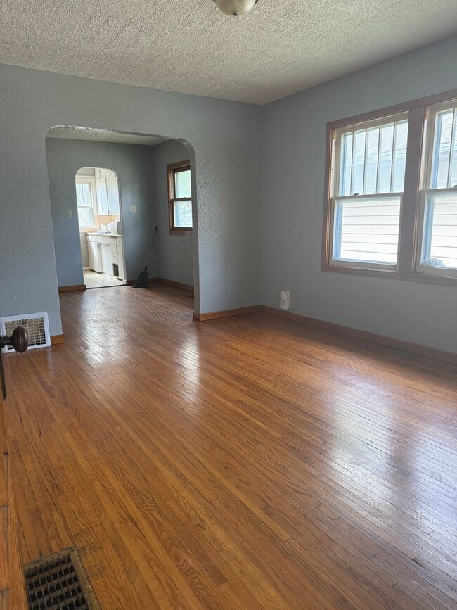 Building Photo - Charming 2 Bedroom, 1 Bath House for Rent ...