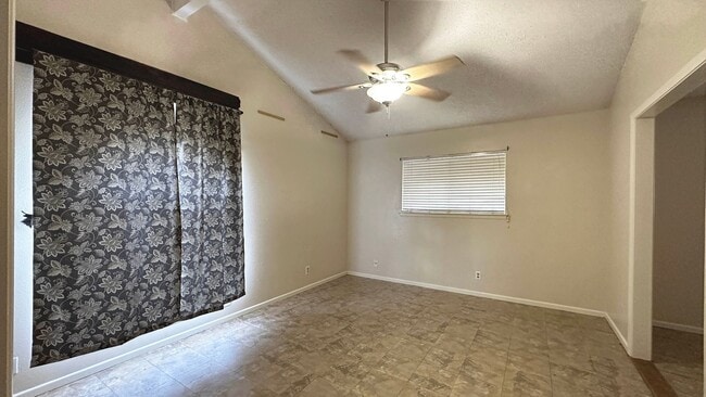 Building Photo - 3/2 in Northern Hills!!!