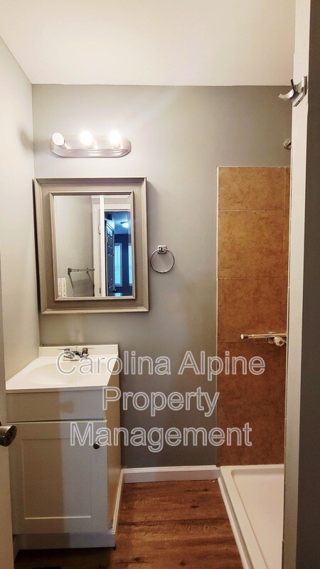 Building Photo - 1018 Frederick St