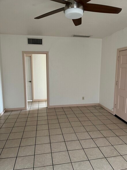 Living Room - 902 E Amelia Ave