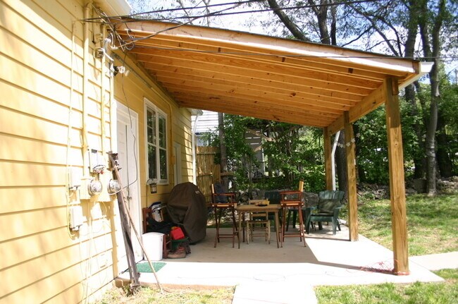 Building Photo - 3809 Elkins Ave
