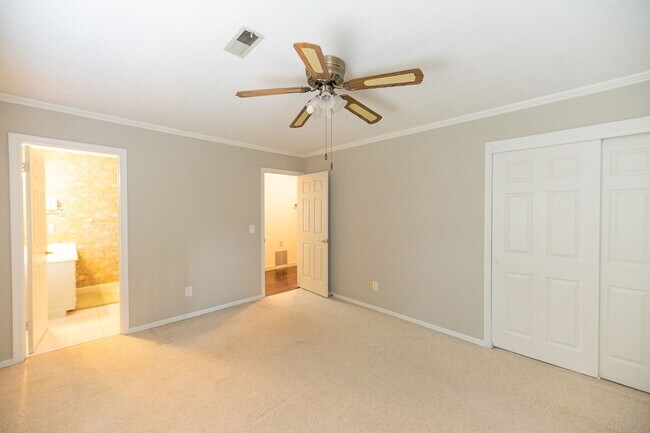 Building Photo - 5517 Robinridge Rd