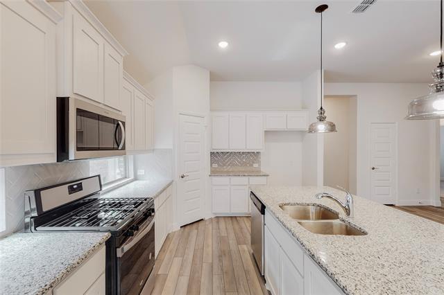 Building Photo - 272 Tallgrass Dr