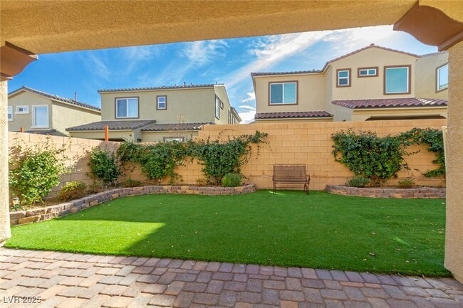 Building Photo - 10461 Skye Summit Ave