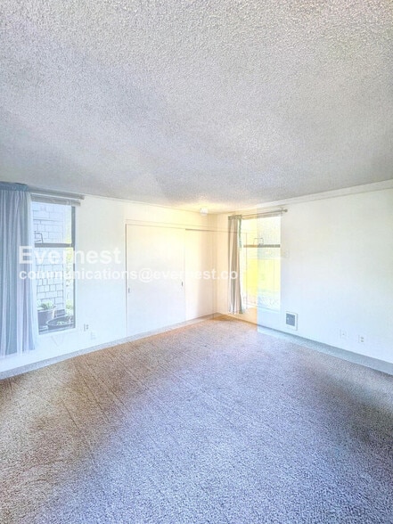 Building Photo - 6260 139th Ave NE