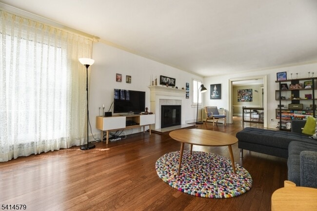 Building Photo - 869 Ridgewood Rd