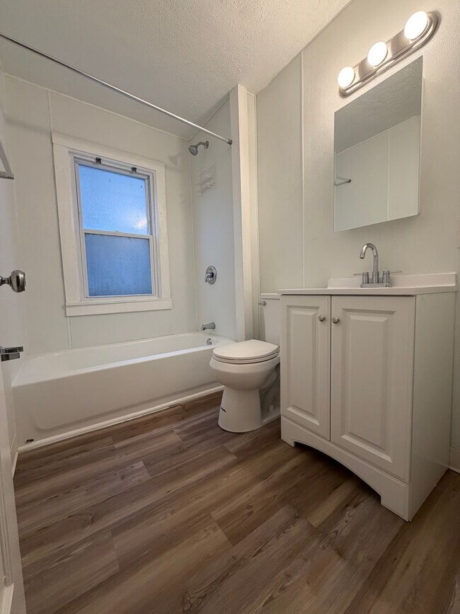 Building Photo - 457 E 148th St