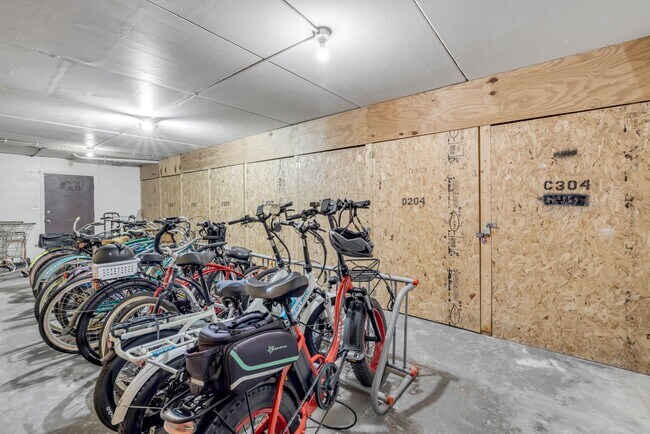 Building Photo - New Smyrna Fully Furnished 2BD/2BA Beach Condo in Waterfront Community!